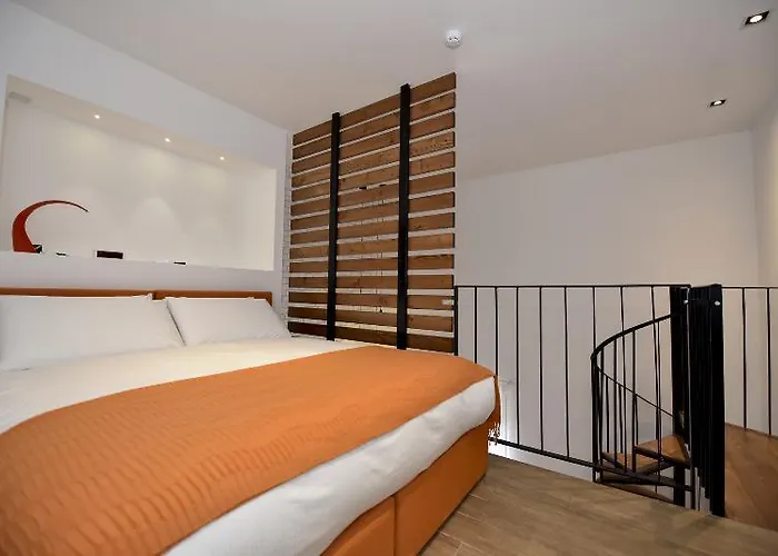 Quaint Boutique 나두르