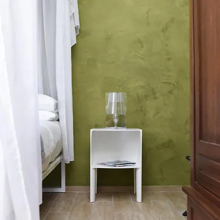 Quaint Boutique Отель Надур